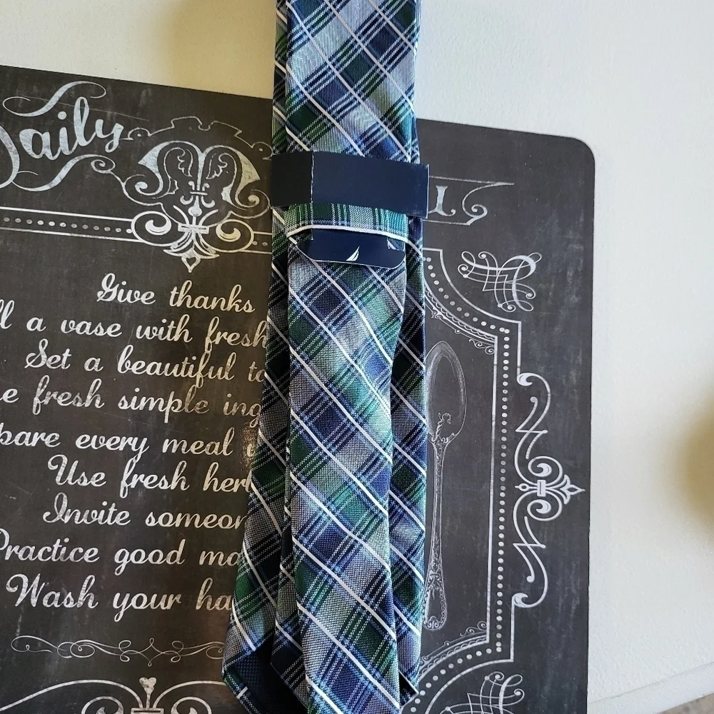 Nautica NWT Green and Blue plaid Tie